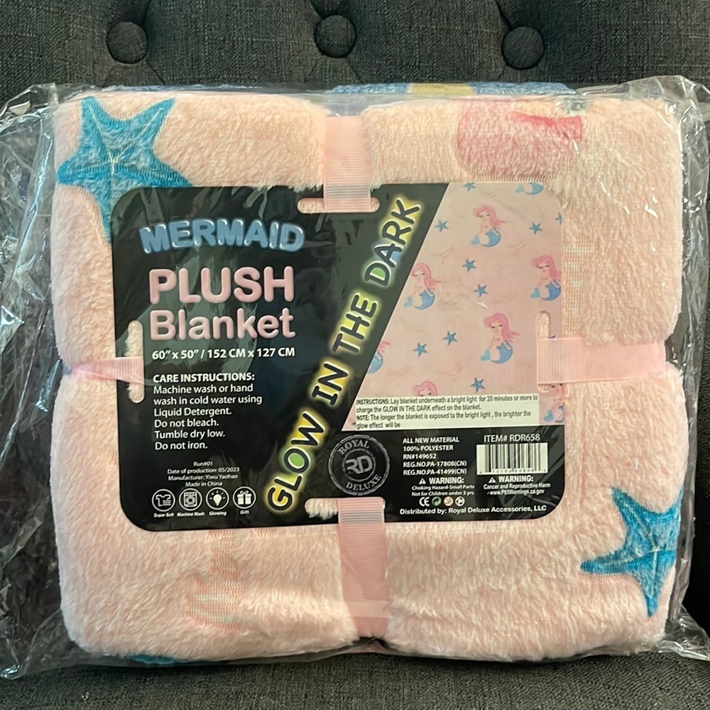 Mermaid Glow In The Dark Blanket Pink Green 60”x50”